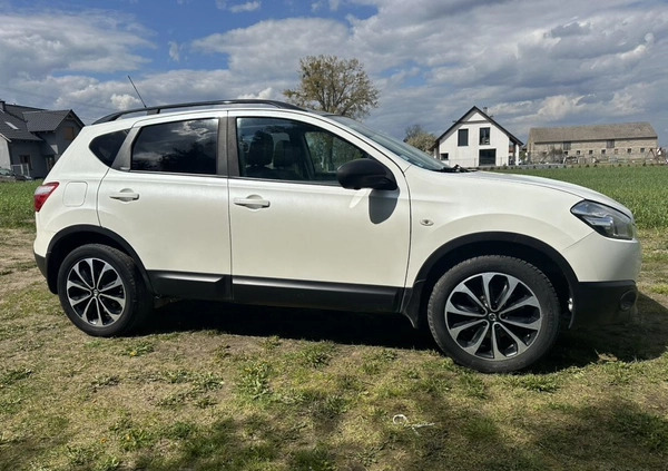 Nissan Qashqai cena 31900 przebieg: 173676, rok produkcji 2013 z Kobylin małe 781